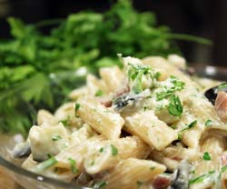 Penne med bacon og mascarpone