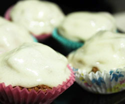 Cupcakes m. hvid frosting opskrift