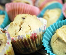 Muffins med dadler og valnødder opskrift